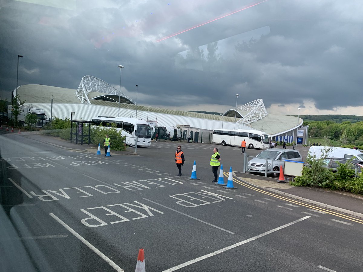 UnitedWatch2's tweet photo. Match day predictions? #mufc #AwayDays #PremierLeague #United #Brighton https://t.co/uozmxMbvzi