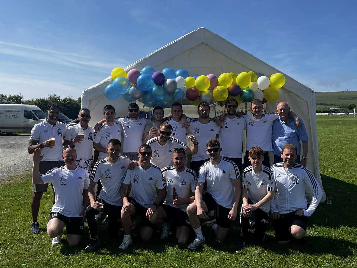 Full Time|

Braunton 0-4 Park United

NORTH DEVON PREMIER CHAMPIONS 21/22 💗🖤💗🖤

Solid performance from the lads see’s us win comfortably and take the title again. Well done lads

<a href="/DaveKennyB/">Browner</a> ⚽️⚽️
<a href="/RickyMarinaro/">Ricky Marinaro</a> ⚽️
Steve Skinner ⚽️ 🚀 😮‍💨😮‍💨

#Creamalwaysrisestothetop