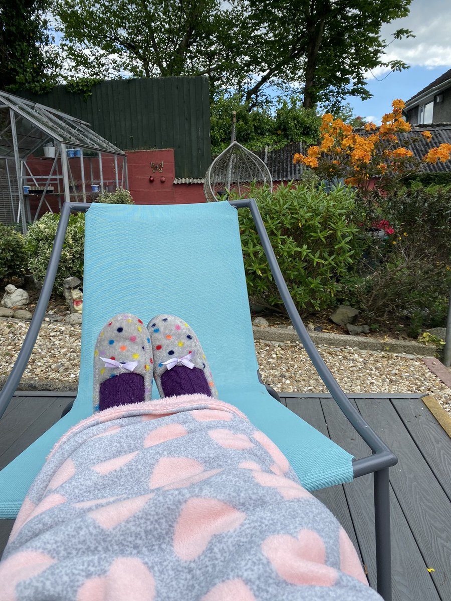 Amy_Claire_x's tweet photo. Poorly gals spend the afternoon sleeping in the garden ππ»
#poorlygal #sleepinginthegarden #palliativecarewarrior https://t.co/Vp39jKhmkv