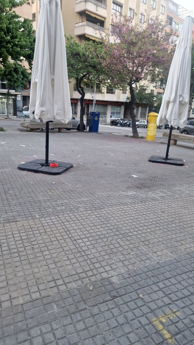 vicspebbles's tweet photo. @VeinsBarri @ArbresDe @hila @EspanyoletSon tb a uns altres barris d.aprop 🤨 https://t.co/rfRr3mDBGU