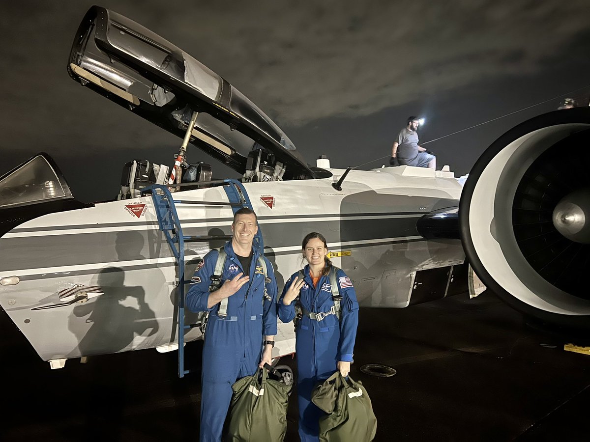nasawb57's tweet photo. The NASA #WB57 team flew to image the #SpaceX #CrewDragon capsule Endurance and her crew safely returning to Earth. Pretty spectacular view of their reentry. Welcome home #Crew3! https://t.co/dAYtwoeK4B