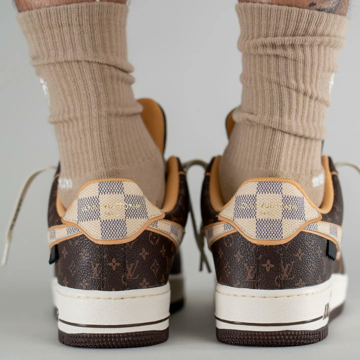 TheSiteSupply's tweet photo. Louis Vuitton x Nike Air Force 1 🔥 👟 

📸 yankeekicks IG https://t.co/o6kwaVIXvc