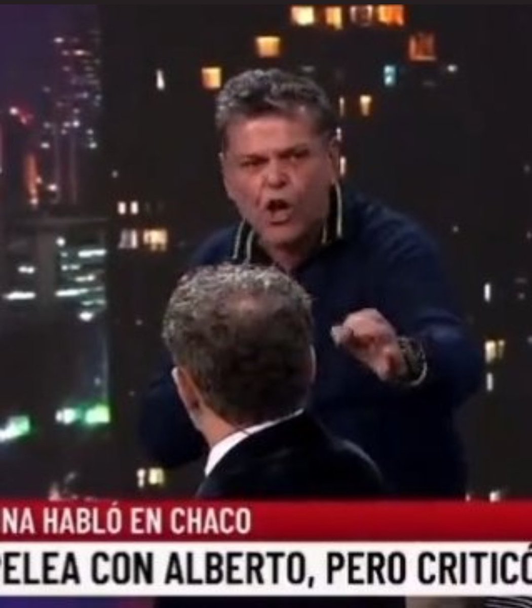 TvVallez's tweet photo. @vivicanosaok @agencialavieja #Rossi (no lo arrobox respeto a tu cuenta). 
Siempre se hizo el de criticar a los K. 
Ayer, sentí q se reía de @agencialavieja Alfredo Casero. 
Ademas...es #primo hermano de #Longobardi
Nada mas. Todo dicho. Facil #denostar a una persona con valentia como Casero. ¿Loco? NoSeñores https://t.co/42iS4nwLFd