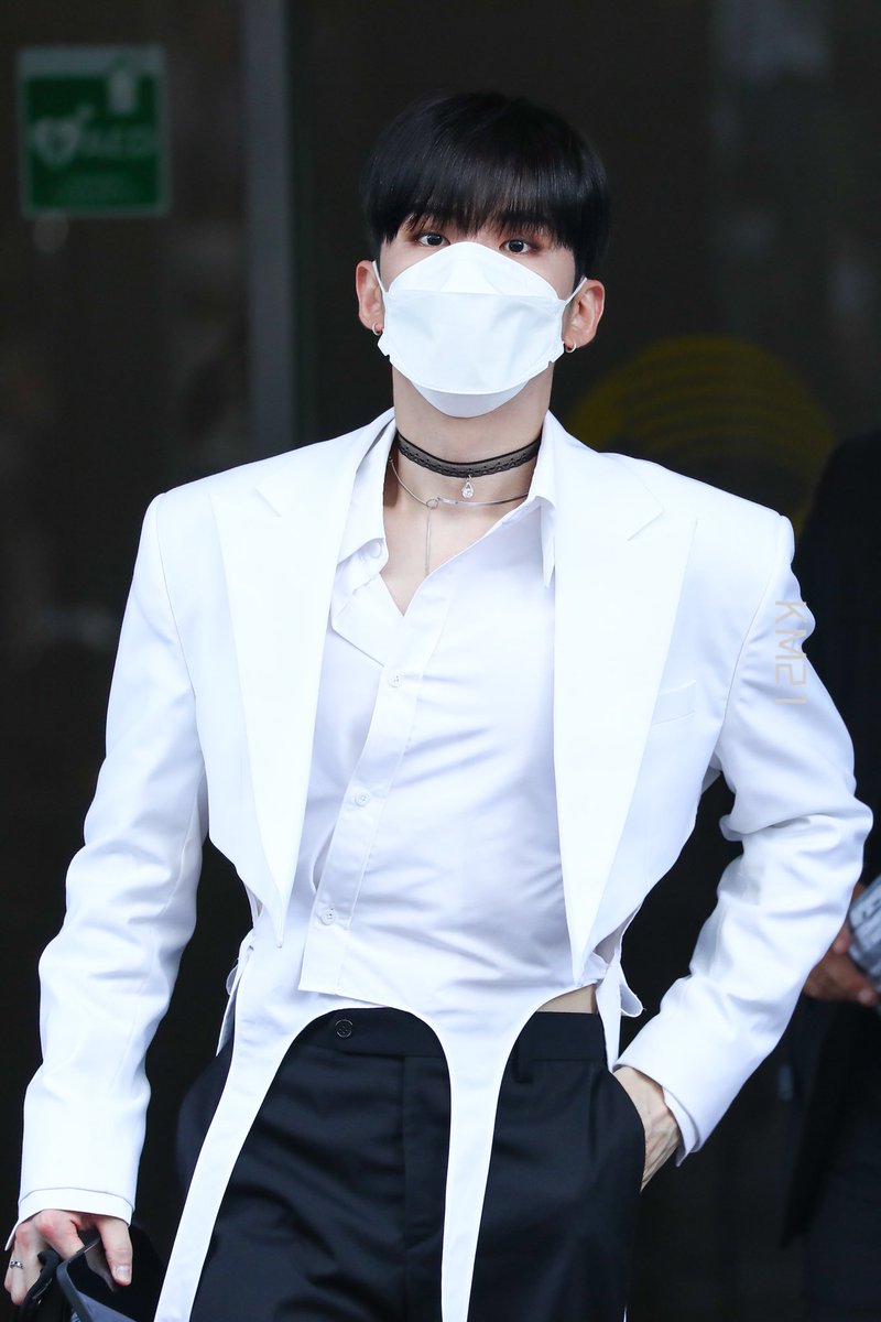 yookipics's tweet photo. this being kihyun's best look ever https://t.co/6cG28f5FIJ