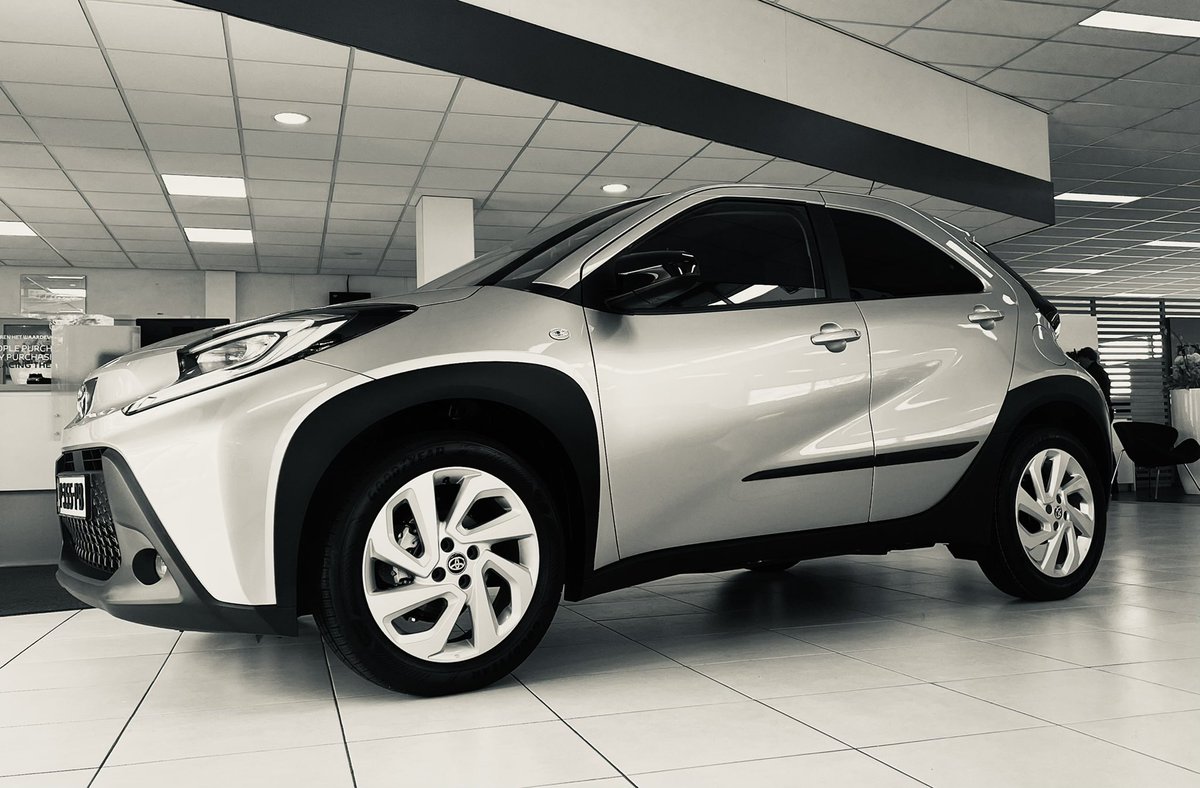 Vandaag de eerste nieuwe Toyota Aygo X mogen afleveren ….. 👊🏻💪🏻👍🏻😍
Er zullen nog vele volgen ….. 😉👊🏻💪🏻👍🏻

Fijn weekeinde allemaal!