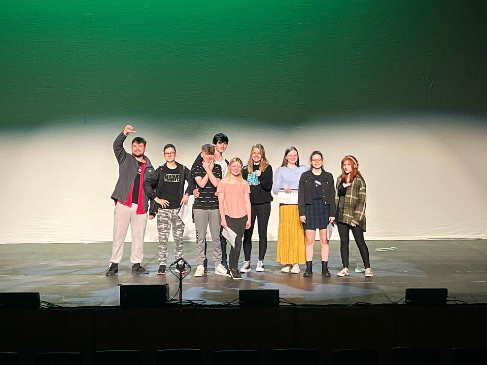 thecustomshouse's tweet photo. Wishing our Senior Youth Theatre an amazing day as they perform @FireStationSun for @NTConnections
🎭with Remote🌳
#senioryouththeatre #learningandparticipation #amazingday #theatre https://t.co/1UTQ9IHaNh