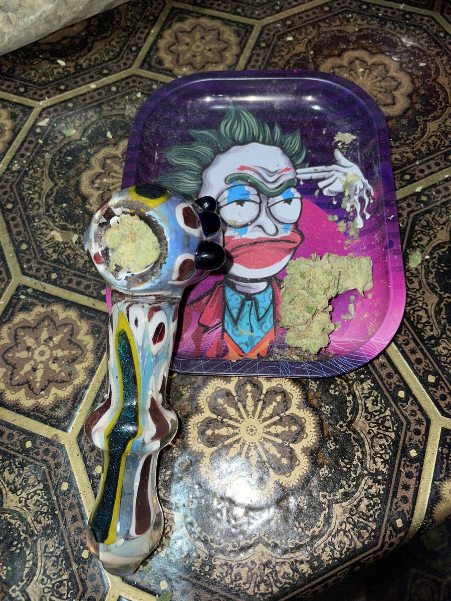 chief420247's tweet photo. Smoke it if you got it!!! The #superlemonhaze always turns out stupid 🔥🔥🔥 😚💨💨💨#yeshavesome #meds #weed https://t.co/MuLXlaW07z