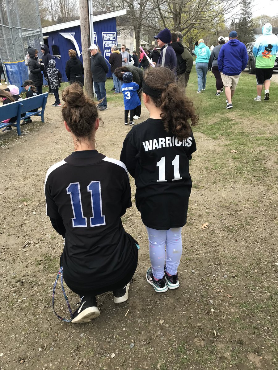 AaronRobb5's tweet photo. Shout out to my niece Belle for playing her first-ever softball game on the same field her big cousin plays on! Wishing her many years of fun on the diamond! 🥎 @LilyRobb1 @drobb2415 https://t.co/PHzJdgOyZ7