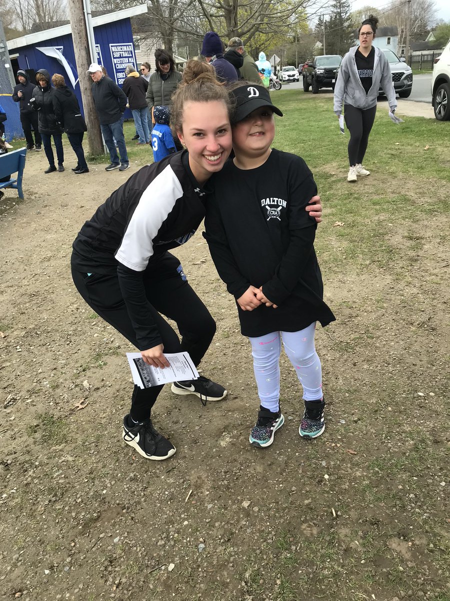 AaronRobb5's tweet photo. Shout out to my niece Belle for playing her first-ever softball game on the same field her big cousin plays on! Wishing her many years of fun on the diamond! 🥎 @LilyRobb1 @drobb2415 https://t.co/PHzJdgOyZ7