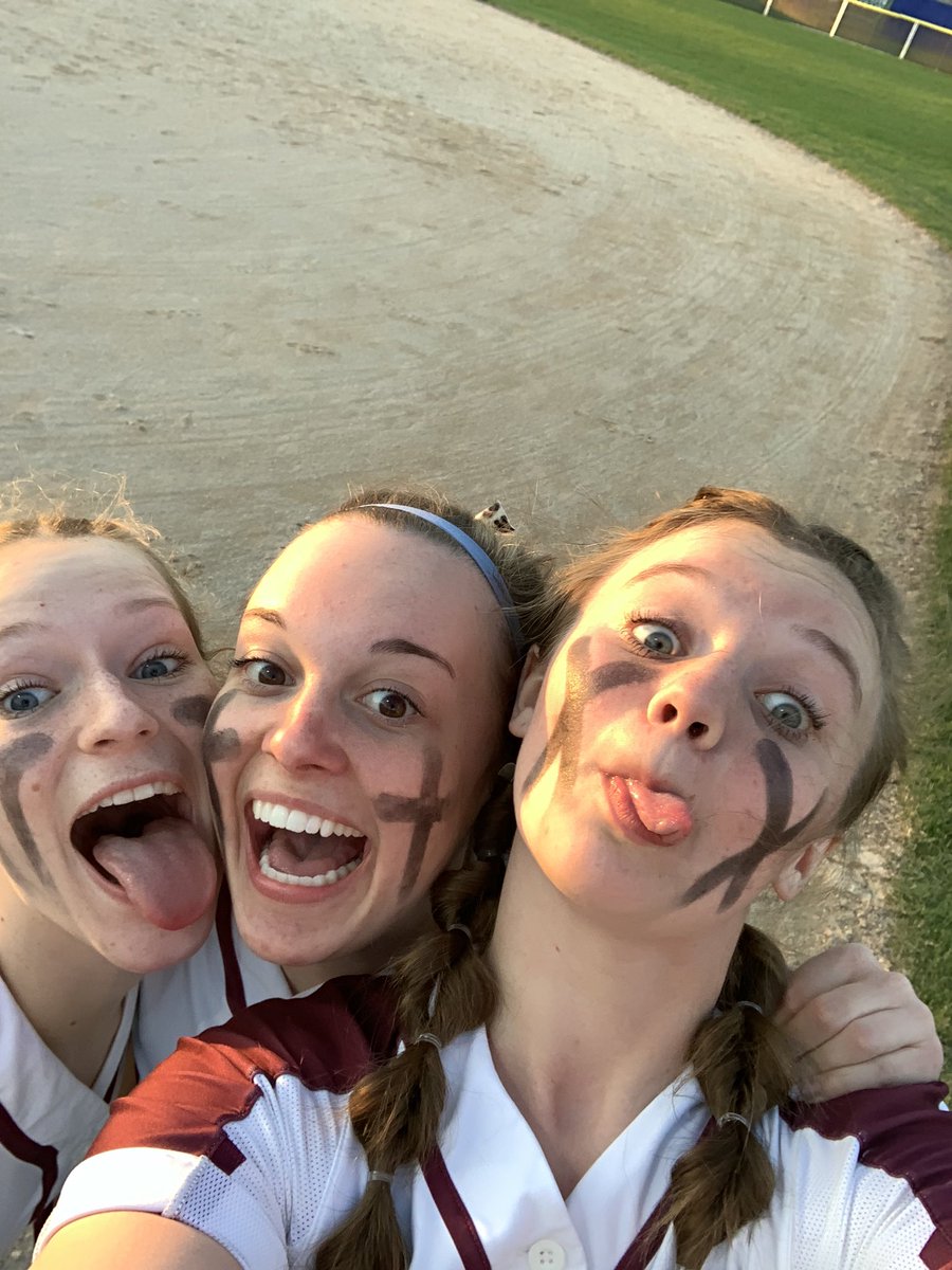 SCSball's tweet photo. With a 13-3 victory over St. Clair-Loyola, the weekend sweep improves the mainstreeters record to 7-3!  Fun to finally play a few games in some beautiful weather! https://t.co/imZUhpwIZu