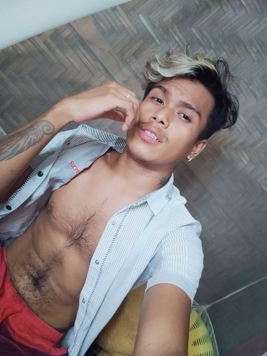 WaiPhyo77353164's tweet photo. #ပူ ချက် Mdy 😰😰😰 https://t.co/4XZRQeKi37