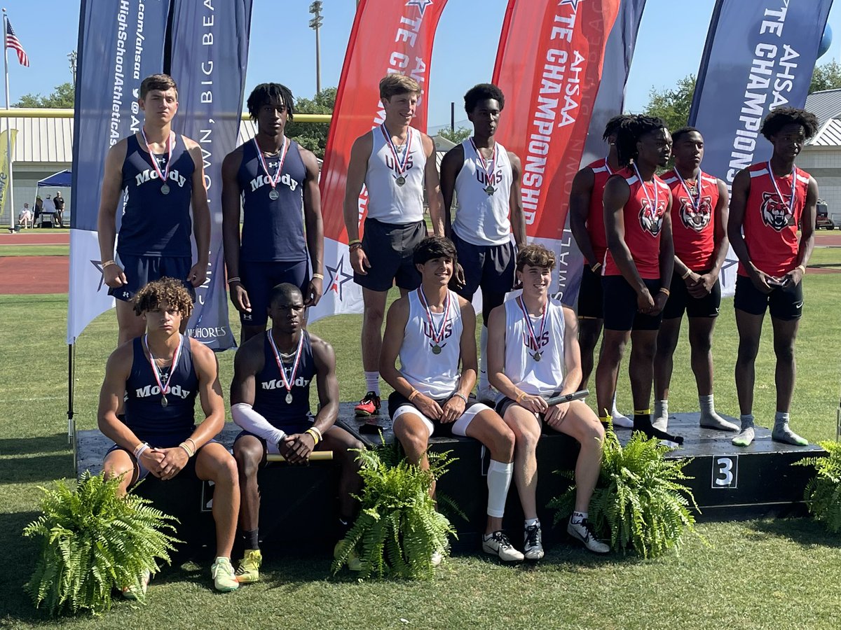 jakeganus's tweet photo. Your 5A Boys 4x100 Runner-up!! These guys have only been running together for less than a month. So proud of them and all of them will be back next year. The future of Moody Track is BRIGHT. Just the beginning for the #411Boys https://t.co/5jYJqWxFRq
