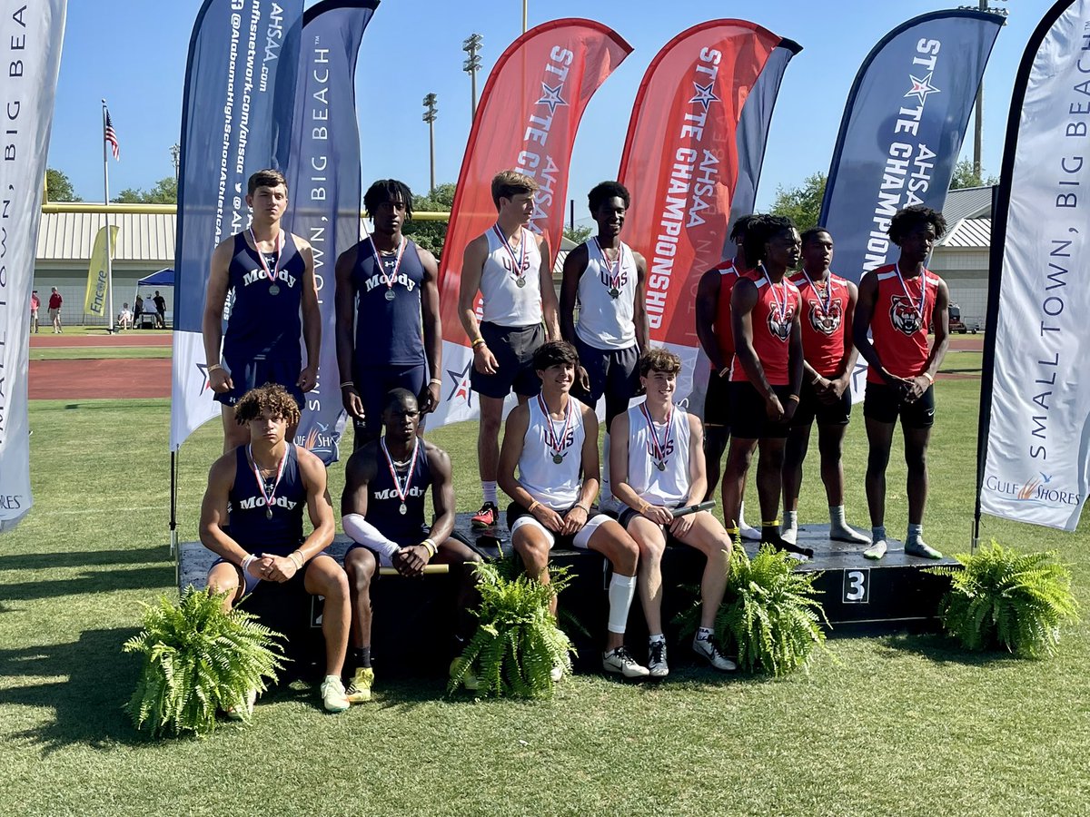 Your 5A Boys 4x100 Runner-up!! These guys have only been running together for less than a month. So proud of them and all of them will be back next year. The future of Moody Track is BRIGHT. Just the beginning for the #411Boys