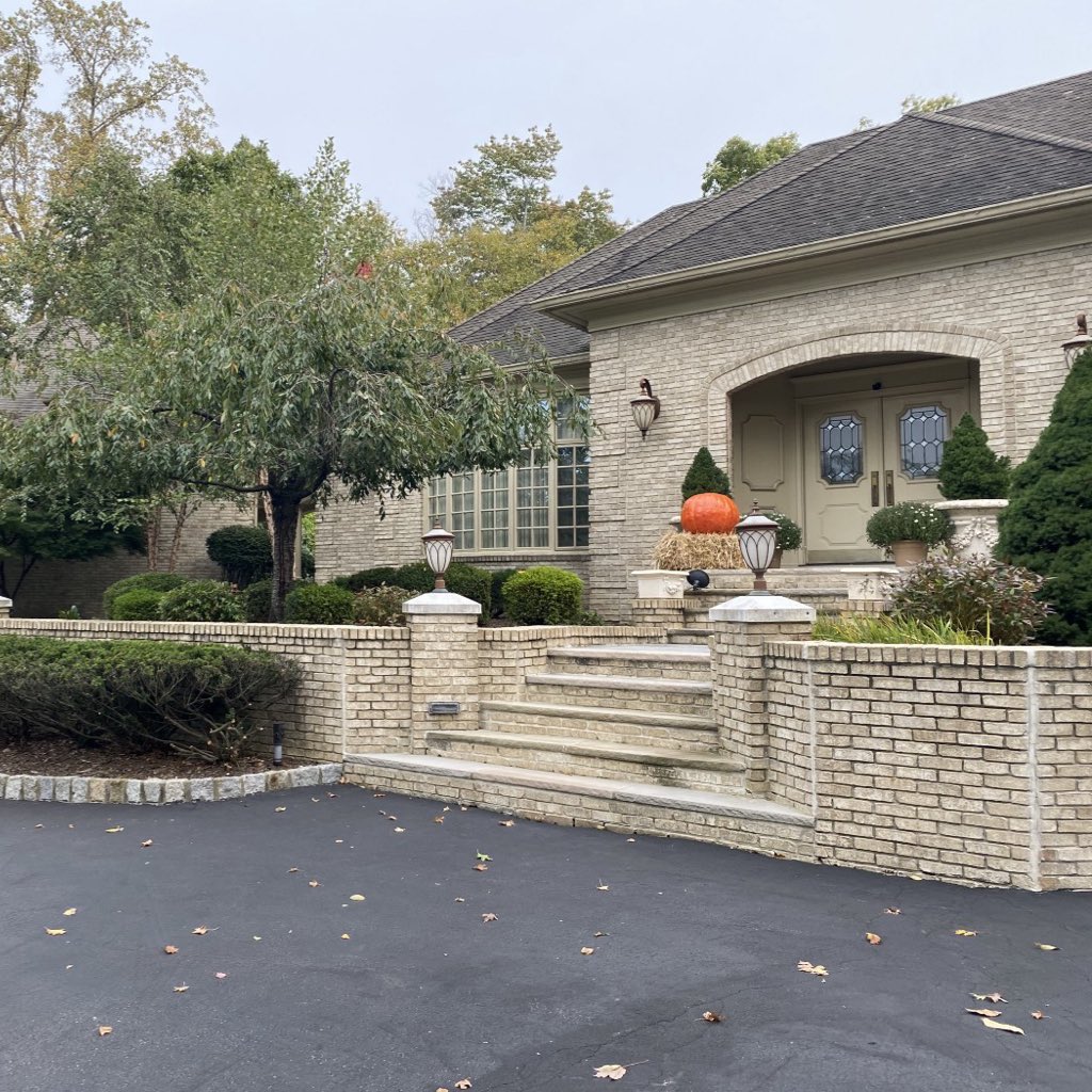 Anthony Rizzo buys Tony Soprano’s home, source confirms.

“At 2:35 AM Friday morning Anthony gave his realtor a ring,” a source close to the Yankees slugger said. “Still intoxicated and partying after the Rangers huge win, he insisted that home was his and he bought immediately.”