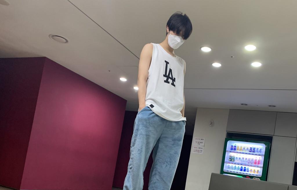 JlHOENPARK's tweet photo. Happy birthday to one of my favorite person in my life @Yedhaam . You still have a long journey that I hope you will only walk on flowery path. If it's getting hard, call Hyung anytime, I'll come to you in no time. Hyung loves you, Bang Yedam! https://t.co/P3oy2Nzmm4