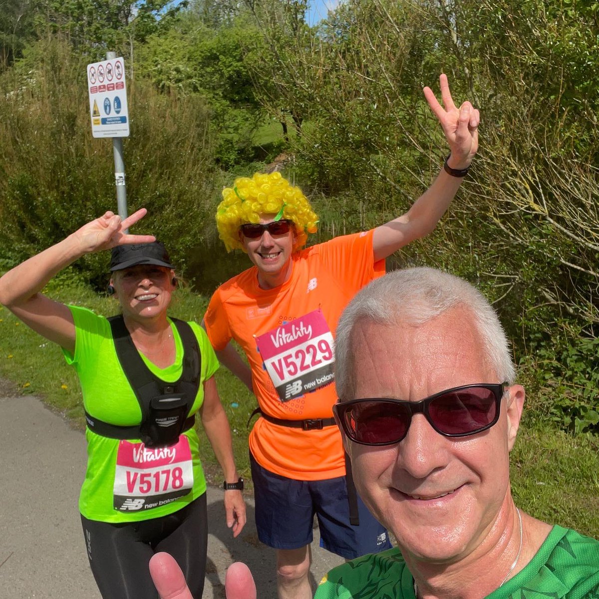 bigbaddoctor's tweet photo. Well that’s a wrap

BRIGHT &amp; BEAUTIFUL run with @LattRJ and Jan

Very🥵&amp; tough course 

Top people to run with-Kudos to twitter likes from @elliscross96 and @EilishMccolgan ✊

Donations made to the @cftrust from us all today @London10K ✅ 

Much ❤️ and ✌️ 
#PalliativeCare 🙌 https://t.co/PxoBeozLh1