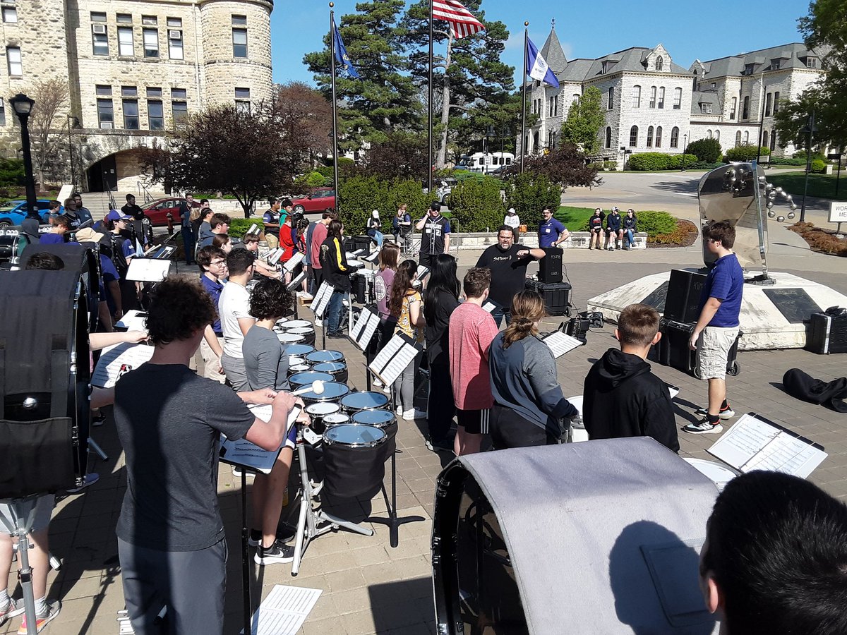 KSTATE_PERC's tweet photo. Mark Reynolds teaching on a PERFECT day at the K-State Drumline Mini-Camp. https://t.co/F1P61nstl2