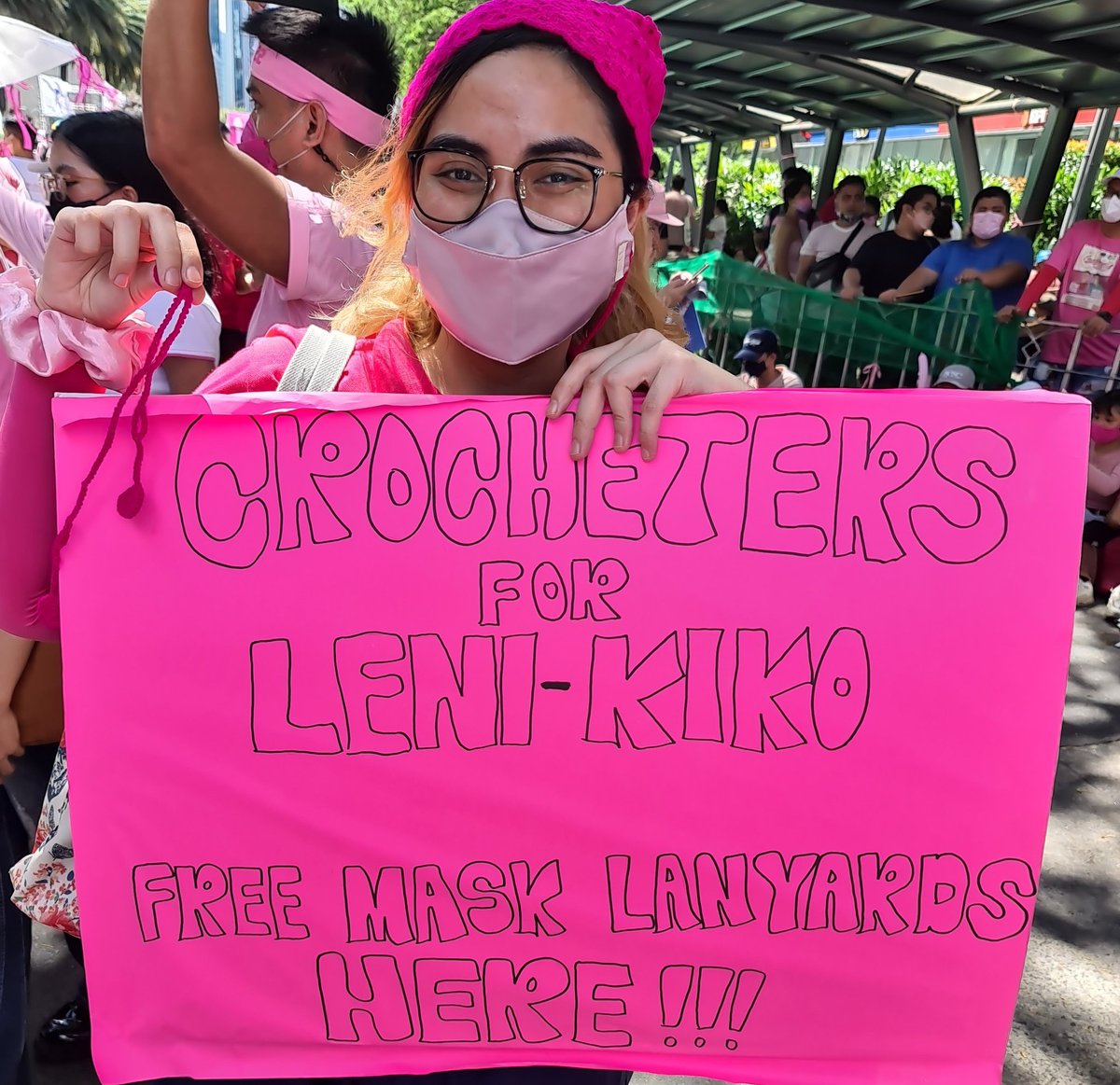 terryberry_04's tweet photo. Been a while since I posted to this account :// school really got in the way of being able to do crochet. But I decided to get back into the swing of it for this year's elections :)) 

#AngatBuhayPilipino
#IbotoNa10Pilipinas 
#LeniKikoAllTheWay2022 https://t.co/OJkPXOE7UH