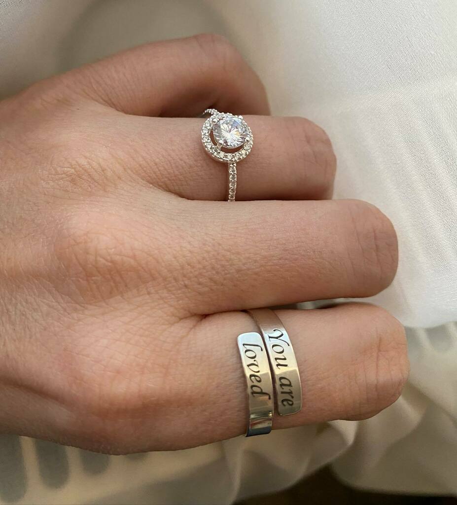 AriesCrafts's tweet photo. You are loved ❤️
#estiubita #inel #inelargint #inelpersonalizat #inellogodna #argint925 #bijuteriiargint #bijuterii #smallbusiness #silverjewelry #gravura #cadoulperfect https://t.co/BlWPiao1a1 https://t.co/YvXXJBBUA7