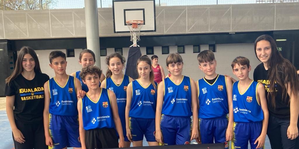 CBIgualada's tweet photo. 🏀 3x3 BARÇA - 50 ANYS DEL PALAU
Una representació dels equips minis del club presents en el 3x3 del
@FCBarcelona
50 anys del Palau.
A gaudir del torneig!!! 💪
#femcbi #fempedrera #fembase #fembasquet https://t.co/QnnkSlqPww