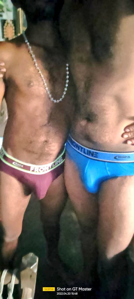 ArunKum45431735's tweet photo. ஜட்டி ஜோடிகள் 😜 #Trichy #Tamil #Indian #versatile #gay #my #hubby https://t.co/1at4NNLC1H