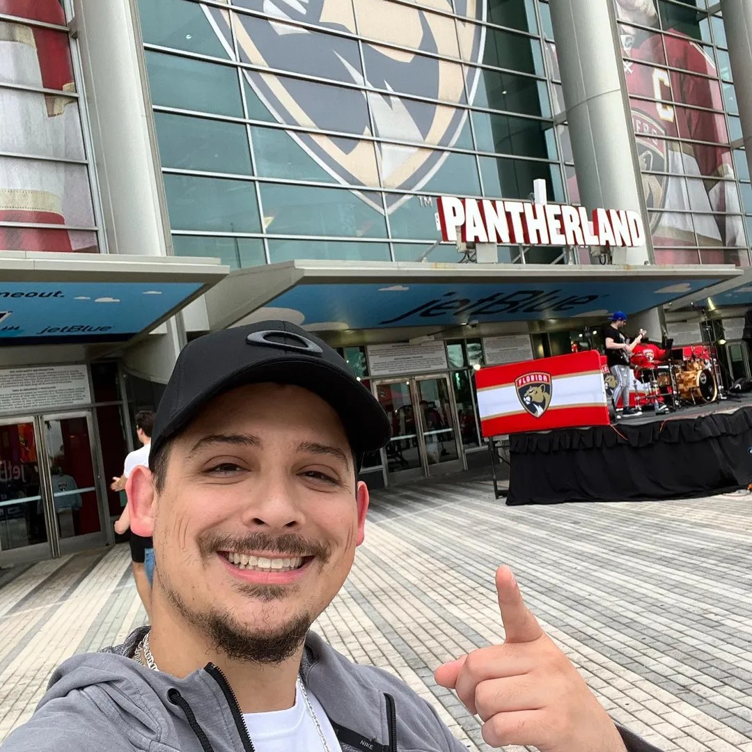 We always love seeing fans and attendees posing with our banners and decals. Here's to Game 3 of the Stanley Cup Playoffs! Florida Panthers #TimeToHunt