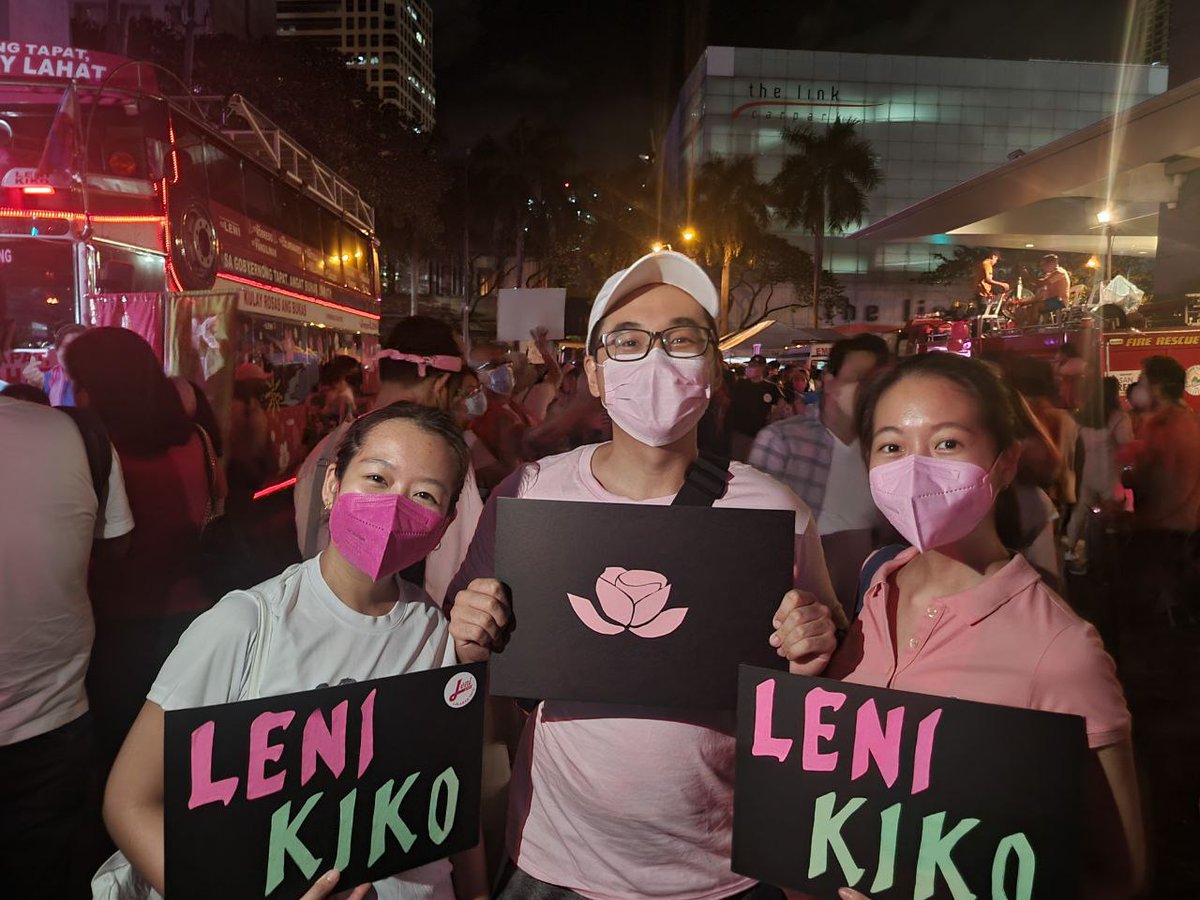 AtomicNumber54's tweet photo. The last man standing is a woman! #MakatiIsPink https://t.co/lImVEhZpUZ