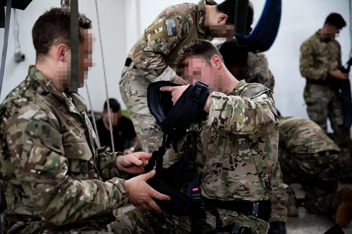 US_SOCEUR's tweet photo. #TrojanFootprint SOCEUR trains with #NATO allies in Hungary 🇭🇺 Check out U.S. Army Green Berets assigned to #tenthSFG and Hungarian #SOF conducting fast rope training, improving their abilities to counter myriad threats and strengthening capabilities as partners! https://t.co/8TK27TF2yu