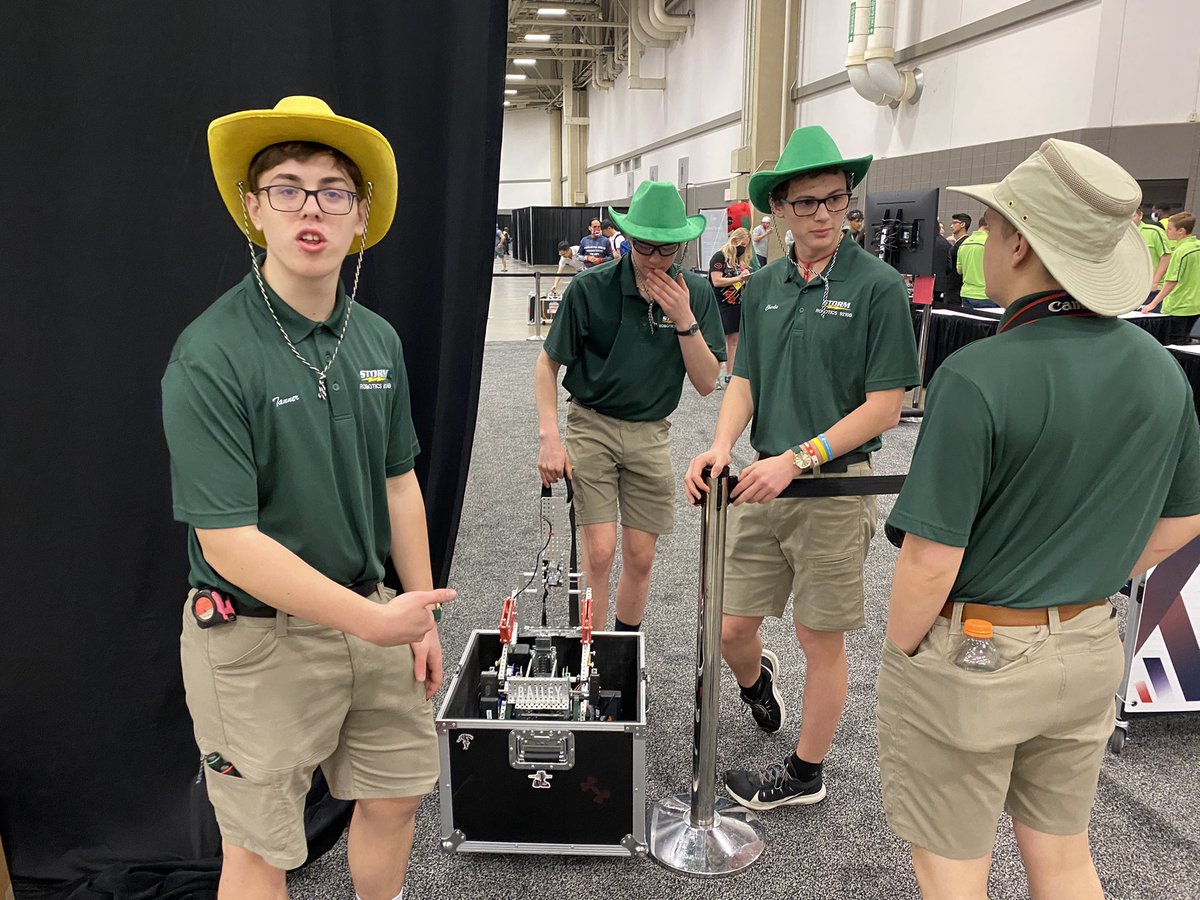Storm_Robotics's tweet image. Match Q160 was a win for 9210B. Great start to qualification rounds for the day. We were allianced with 6425B. Next up is match Q170 with 7405K. #GoStorm