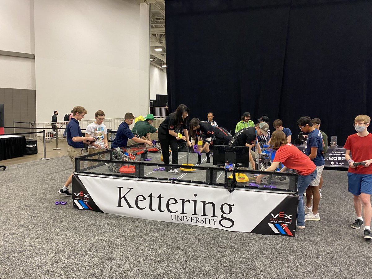 Storm_Robotics's tweet image. Match Q160 was a win for 9210B. Great start to qualification rounds for the day. We were allianced with 6425B. Next up is match Q170 with 7405K. #GoStorm