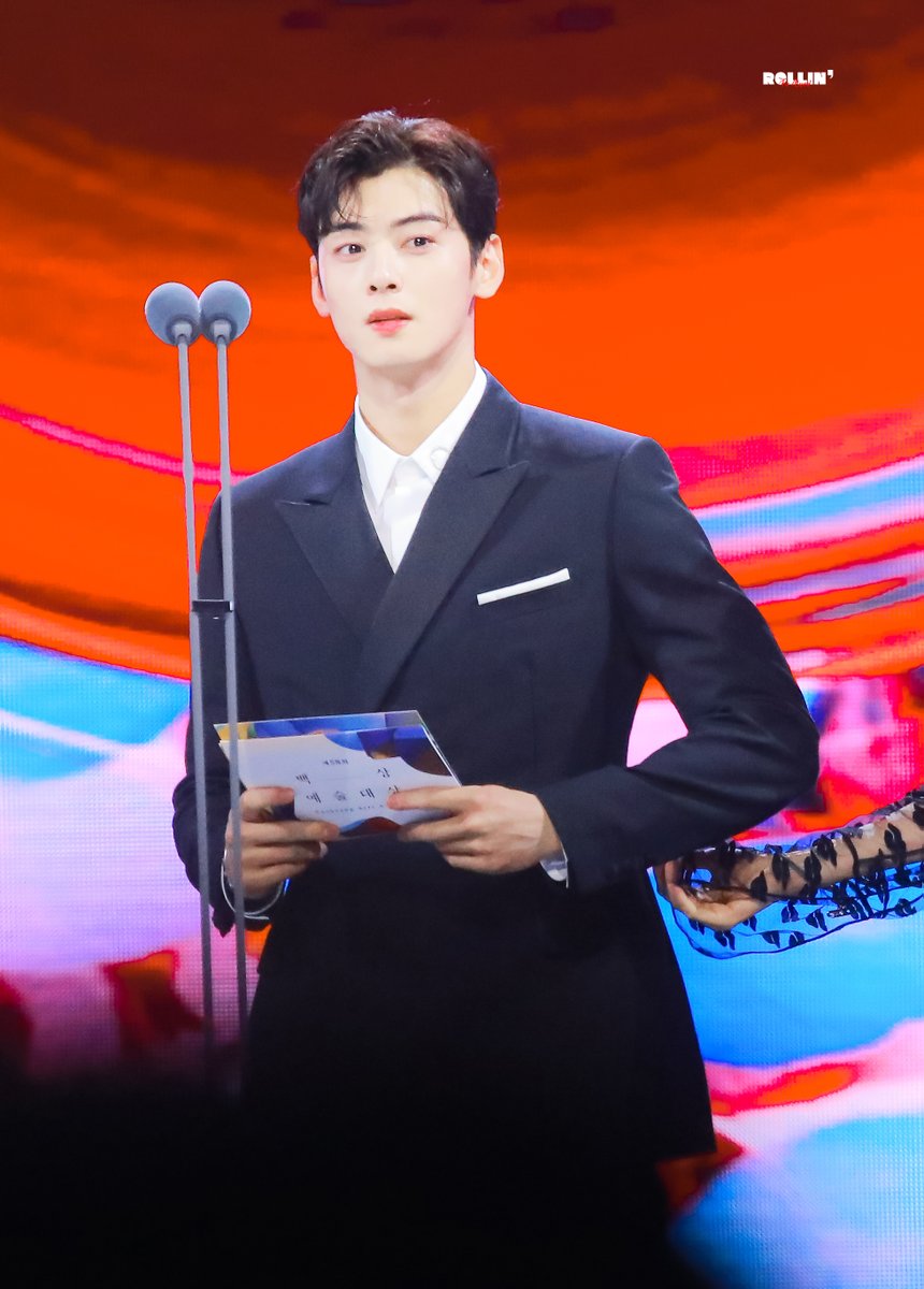 ROLLIN_act's tweet photo. 220506 #백상예술대상 #차은우✨ https://t.co/E0cCAKnK61