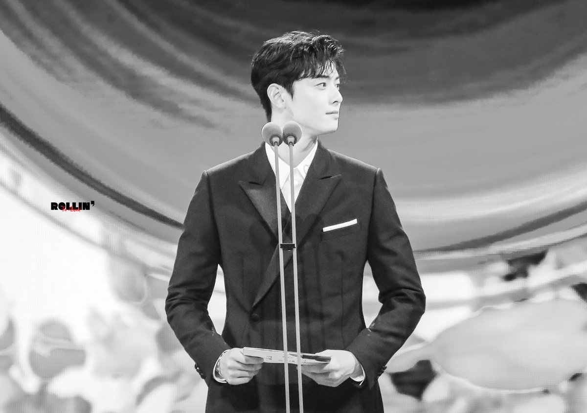ROLLIN_act's tweet photo. 220506 #백상예술대상 #차은우✨ https://t.co/E0cCAKnK61