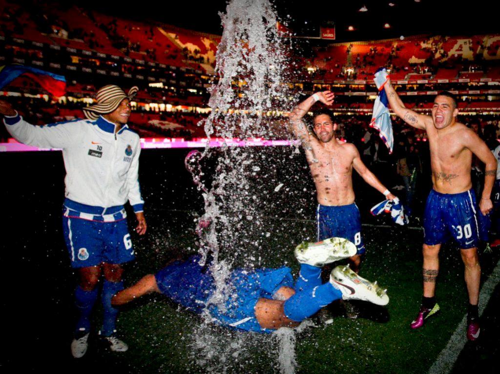 somosportocrl's tweet photo. Vamos recriar isto hoje... Vamos, @FCPorto 🐉💙 https://t.co/JeIzT1XBAD