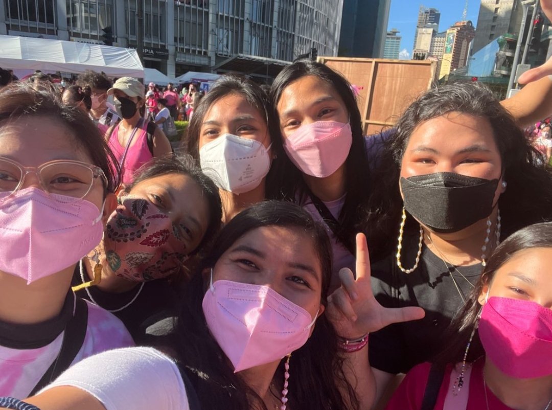 Beadelforlyf's tweet photo. Titindig para sa bayan 🇵🇭 

#MakatiIsPink https://t.co/9JR851ts2u