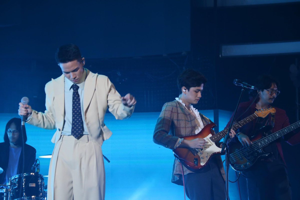 StageTpop's tweet photo. เพลง เก็บมันเอาไว้ 
ศิลปิน mints 

#เก็บมันเอาไว้ #wearemints #Whattheduckmusic

ช่องทางการดาวน์โหลด
-iOS >> https://t.co/e9dc9st5HW
-Andriod >> https://t.co/ZOERMNv7XZ

🚩 #TPOPSTAGESHOW #TPOPSTAGESHOWEP36  
ทุกคืนวันเสาร์ เวลา 21.30 น. #Workpoint23 https://t.co/vMkkd72CKc