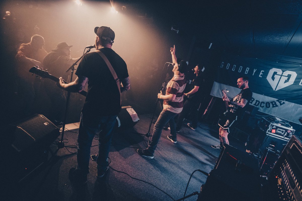 weRgoodbyegrief's tweet photo. BOOM! Was für ein Abend! Wir danken euch von Herzen für diese Party, die all unsere Erwartungen für unsere Debüt-Show gesprengt hat.
Danke an die Kulturbanausen, MyTerror und Unified Move sowie Aaron https://t.co/lfouQkkRSa für die Photos! 
#goodbyegrief #punkrock  #poppunk https://t.co/utxIs05lQ2