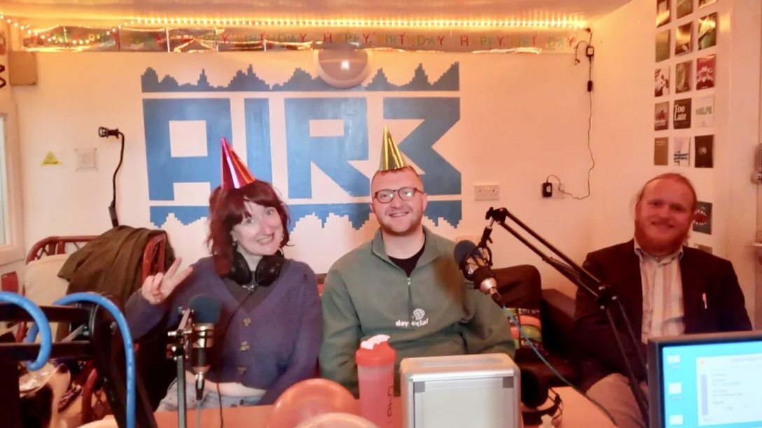 RADIOWATCHER 📻 👀 tweet media