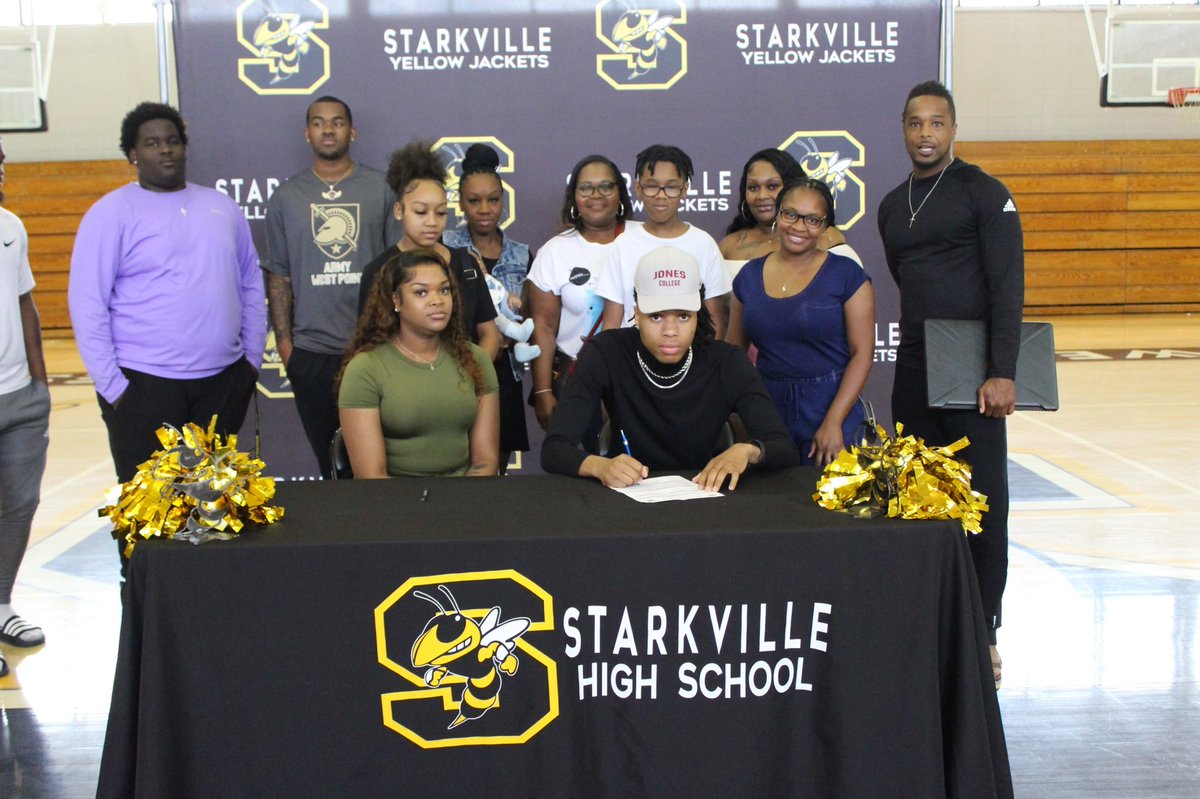 SenavionR's tweet photo. Blessed and thankful for this opportunity ! I’m ready to work  🟡🔴 @JC_BobcatsMBK @coachmealer @Coach__Chapman @Coach__Smiley 
#Winnersville 
#ChampionshipMentality https://t.co/w74qBNren4