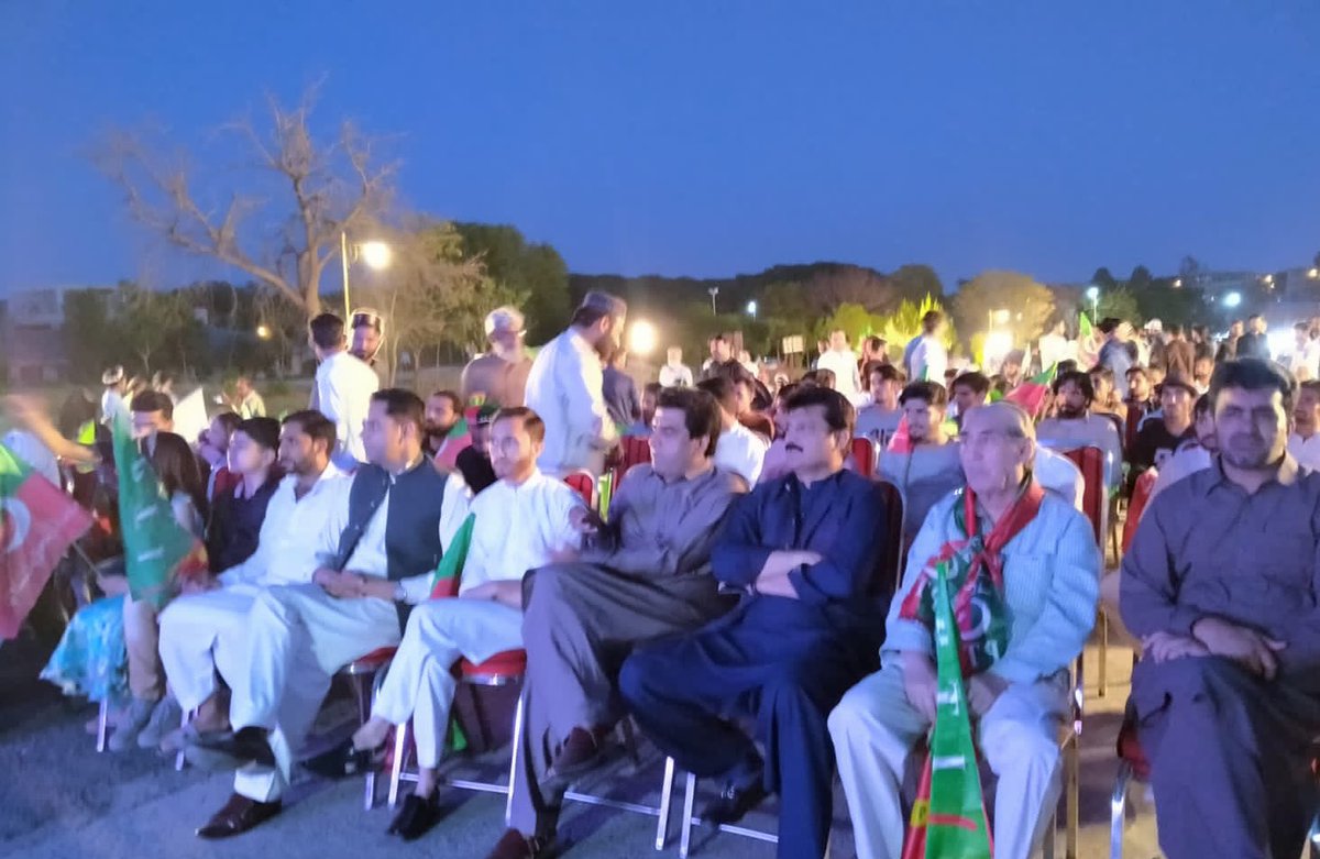 DrShahzadWaseem's tweet photo. Attending Chairman PTI @ImranKhanPTI 's virtual address to overseas Pakistanis at F-9 Park Islamabad. 
Pakistanis around the world reject this imported government and are ready for Haqiqi Azadi March towards Islamabad.

#IKAddressToOverseasPakistanis 
 #امپورٹڈ__حکومت__نامنظور https://t.co/Hmzs2tF3mH