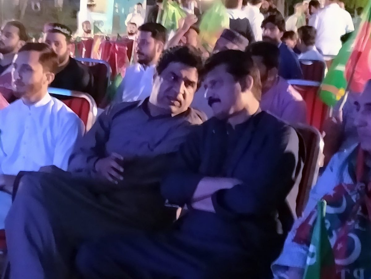 DrShahzadWaseem's tweet photo. Attending Chairman PTI @ImranKhanPTI 's virtual address to overseas Pakistanis at F-9 Park Islamabad. 
Pakistanis around the world reject this imported government and are ready for Haqiqi Azadi March towards Islamabad.

#IKAddressToOverseasPakistanis 
 #امپورٹڈ__حکومت__نامنظور https://t.co/Hmzs2tF3mH