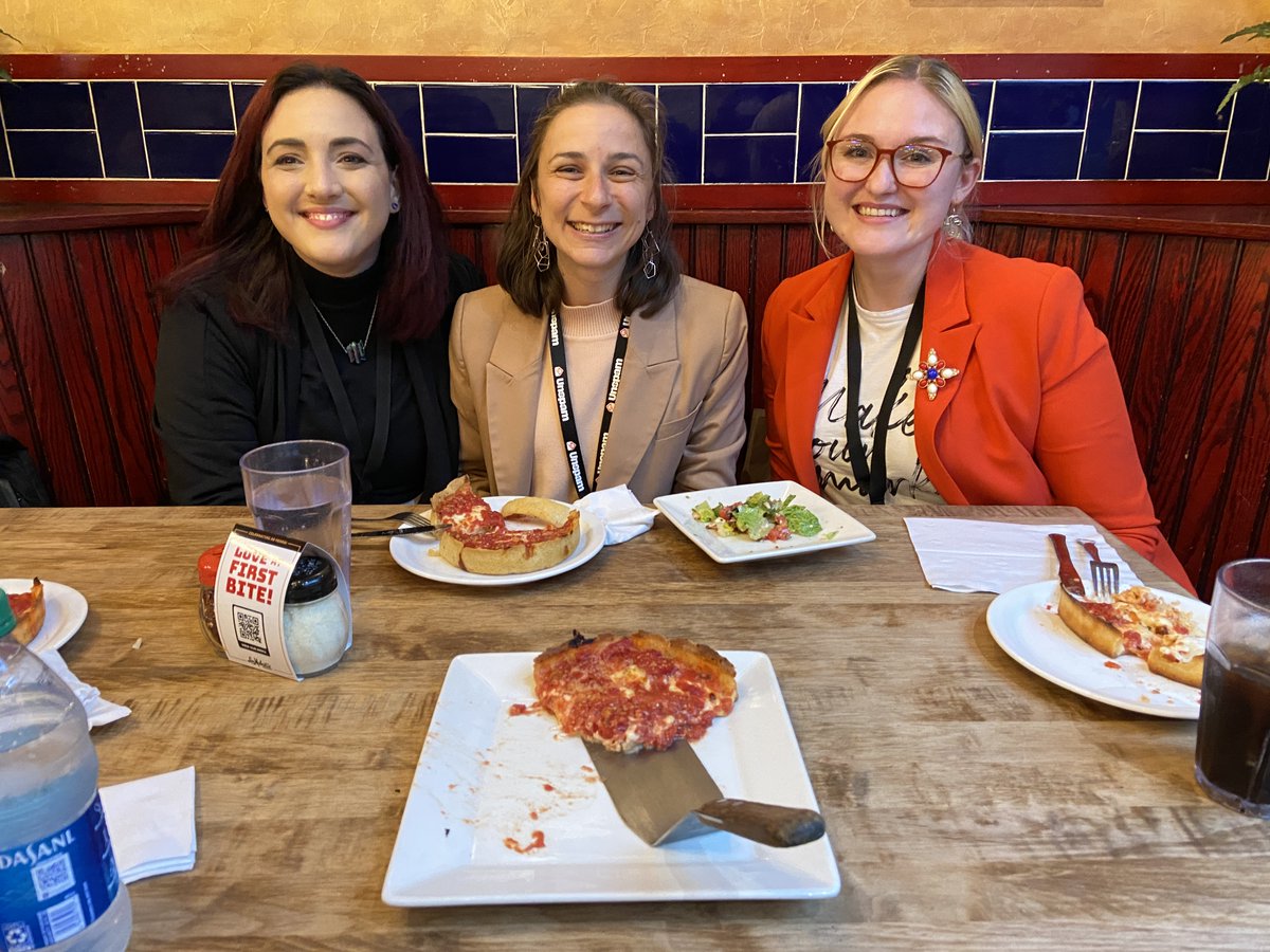 Back to Budapest now but reliving all the cool #Unspam22 memories through photos with <a href="/blackendhonesty/">💌 Aysha</a> and @mariandrsn Thanks for taking me out for my very first Chicago style pizza <3