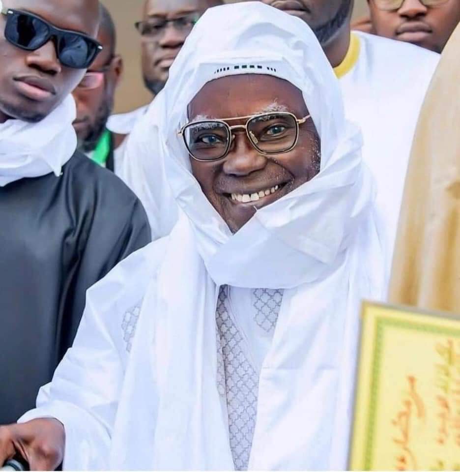 LeMouridePost's tweet photo. Le Khalif Général des Mourides sera l'hôte de Dakar du 27 au 29 mai 2022. 
Le 27, le khalife fera la prière à la grande mosquée Masalikul Jinane. Le 28, il procédera à la pose de la 1ère pierre de l'université Cheikhoul Khadim de Dakar.
La fin de la visite est prévue le 29 mai https://t.co/Ks3mClYCBw