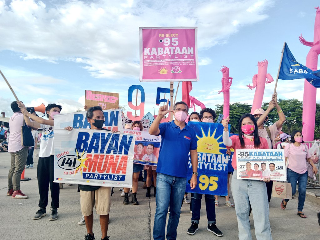 CharmMaranan's tweet photo. This campaign period has been like no other. Nakakapagod pero masaya. It has been one hell of a ride tara na IPANALO NATIN PARA SA LAHAT 
🌸🌷🌸🌷🌸🌷🌸🌷🌸🌷✊🏼✊🏼✊🏼✊🏼✊🏼

#LeniKiko2022 
#16Colmenares
#37Labog
#95Kabataan 
#10Robredo
#7Pangilinan https://t.co/4E2nFYNe1I