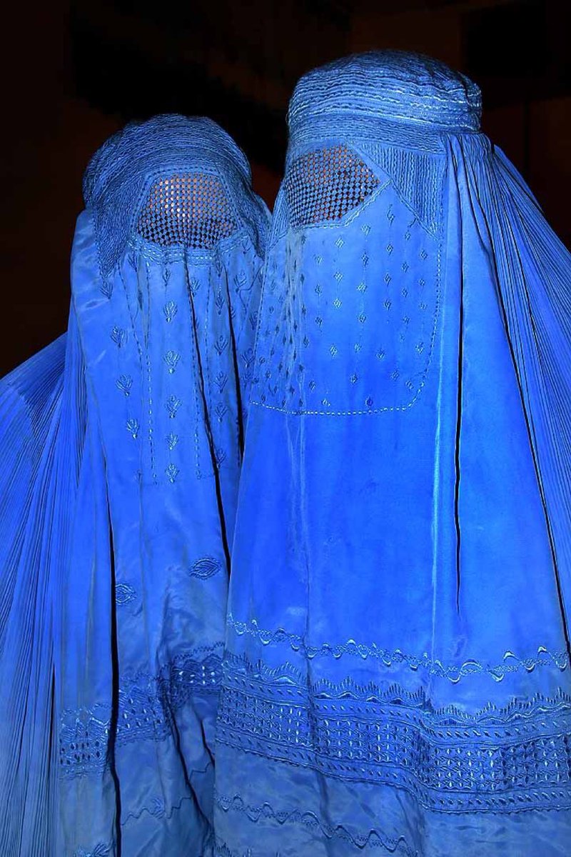 « Il faut tout change pour que rien ne change » … À ceux qui disaient que les #Talibans avaient changé : Retour du port obligatoire de la #Burqa pour toutes les #femmes #afghanes…