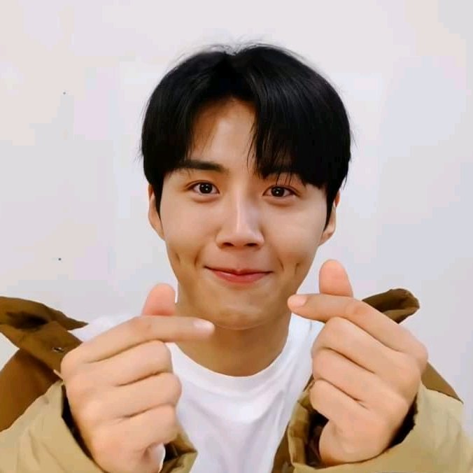 kdramaksh's tweet photo. Happiest birthday to our actor Kim Seonho!! Mahal ka namin palagi <33
#HappySeonhoDay
#GlobeKimSeonHo
#푸른달_여드레_피어난_선호 https://t.co/VoJ4mWG6bM