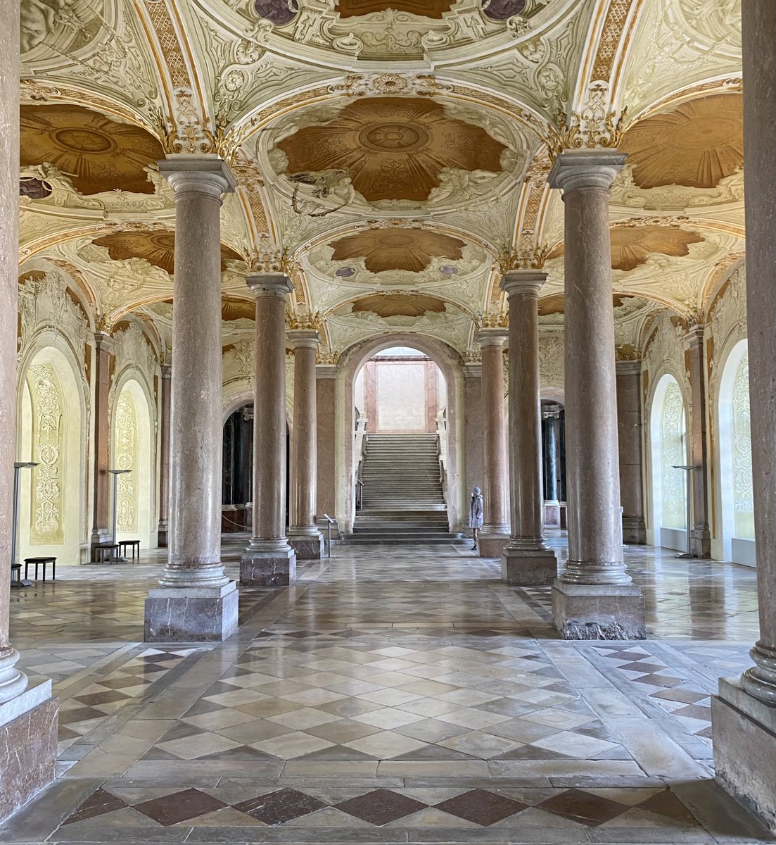 saminmuc's tweet photo. Bestimmt eines der schönsten Barockschlösser Deutschlands: Das Neue Schloss Schleißheim mit Gemäldegalerie fast für mich allein gehabt #MucToDo https://t.co/gHGcdAFmjq