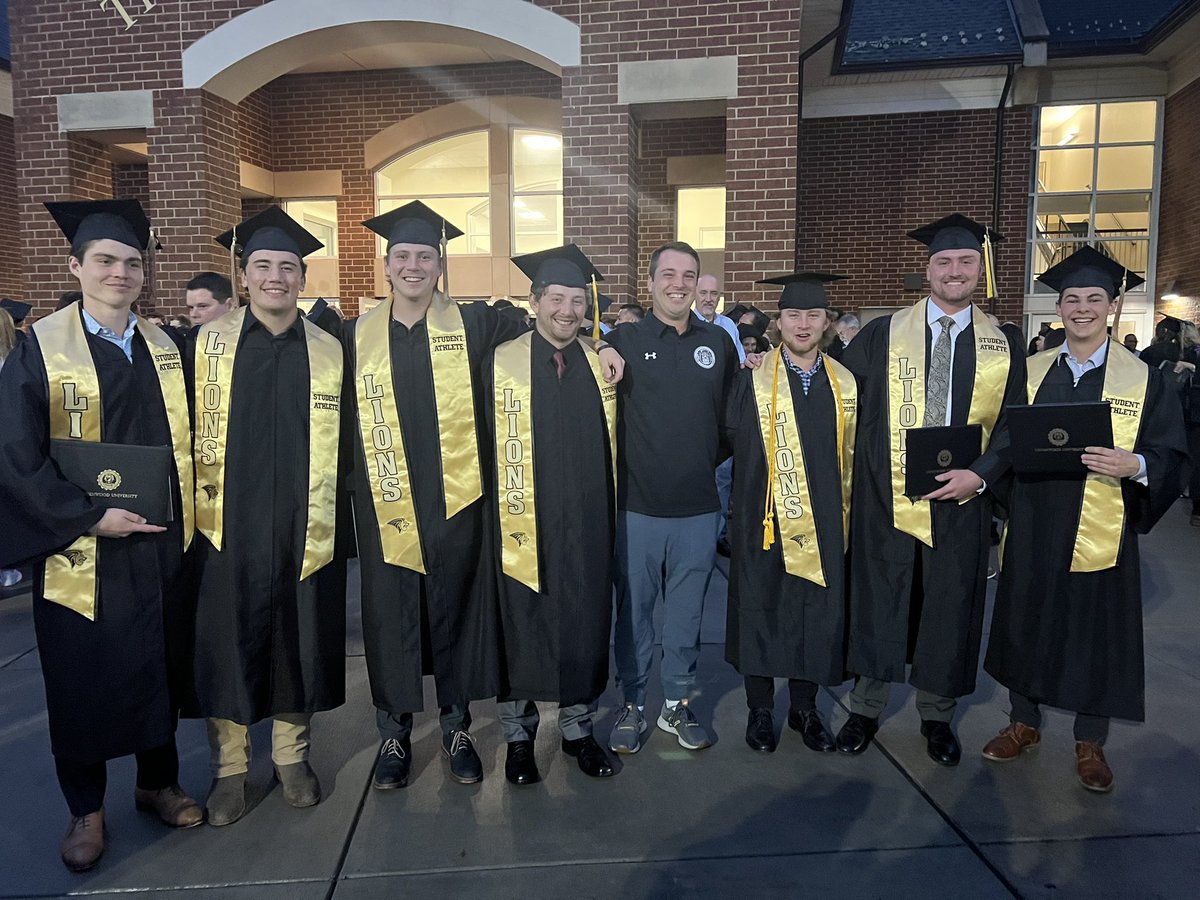 Our 2022 @LindenwoodLax graduates receiving their undergrad degrees. 7 walked Friday and one walks Saturday. Congratulations to them all. #LULaxFam #OneRoar 🦁 👨‍🎓 🥍