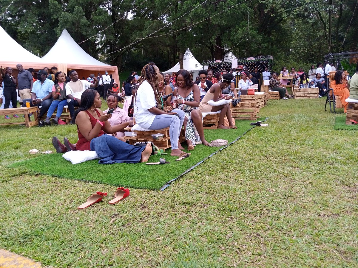 Chano8Mag's tweet photo. Live: The @Baileys Picnic Safari happening right now at Kampala Serena Hotel Gardens. Very cool ambience and nice vibes with sensational music concert featuring song birds Irene Ntale, Naava Grey, Gaby Ntaate and the Black Roots Band.
Keep it locked on #Chano8 for more updates. https://t.co/MM3BNNTaBk