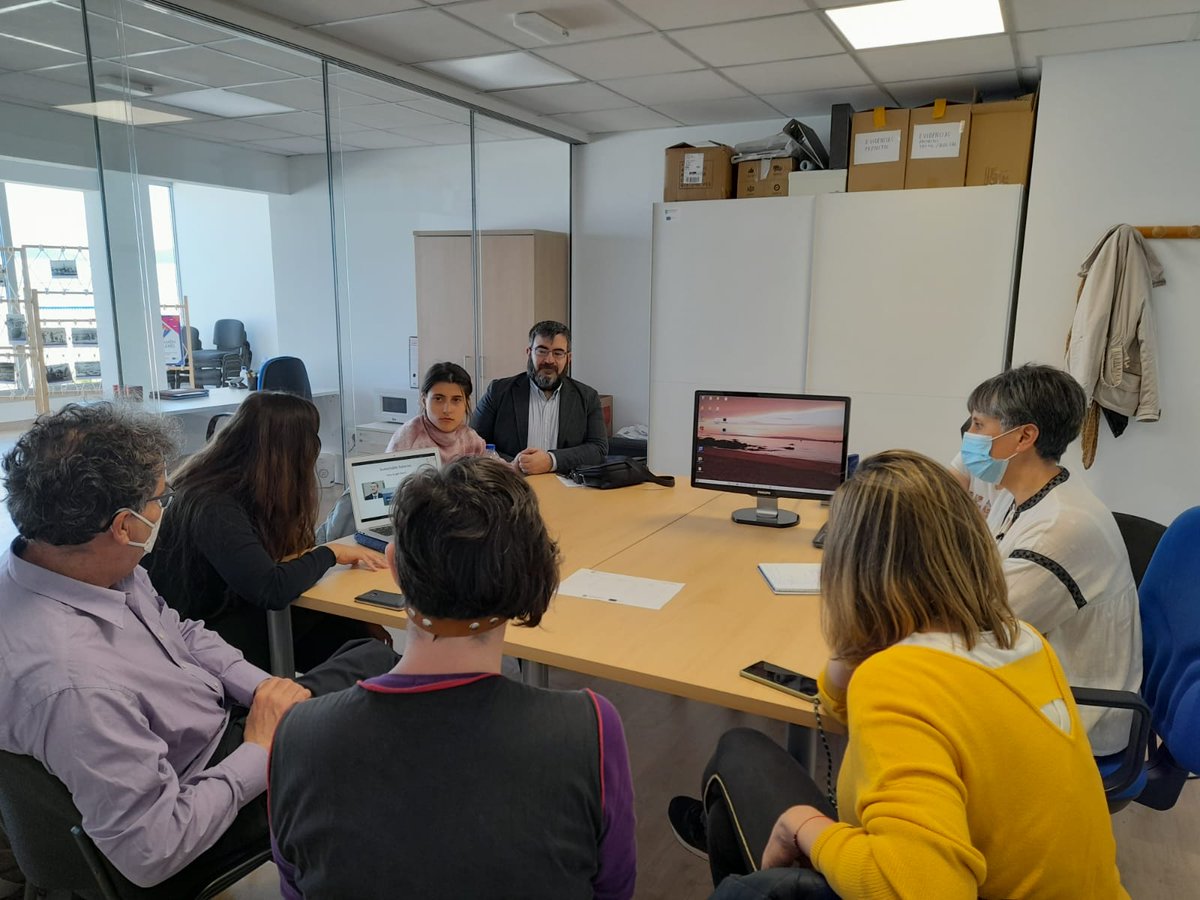 GALP7GALP7's tweet photo. O mércores mantivemos un encontro coa delegación da fundación holandesa #PROSEA. Esta visita realizouse ao abeiro do proxecto CTP, que desenvolverá unha norma internacional para a capacitación dos pescadores en materia de #pesca sostible, e da man da @FundacionCETMAR Seguimos! 💪 https://t.co/JUoVBIawCZ