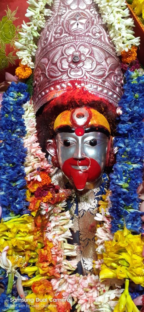 utsav_app's tweet photo. Today's Live Darshan from Tarapith, West Bengal. You can now book your Puja online or offline here 👇 
https://t.co/HK6bT3IJWF
@AlmightyMaaTara 
@Tarapith_Temple @Tarapith_dham 
#tarapith #joymatara #jaimatadi #tarama #maa #tarapithdham https://t.co/RWOICptFSl
